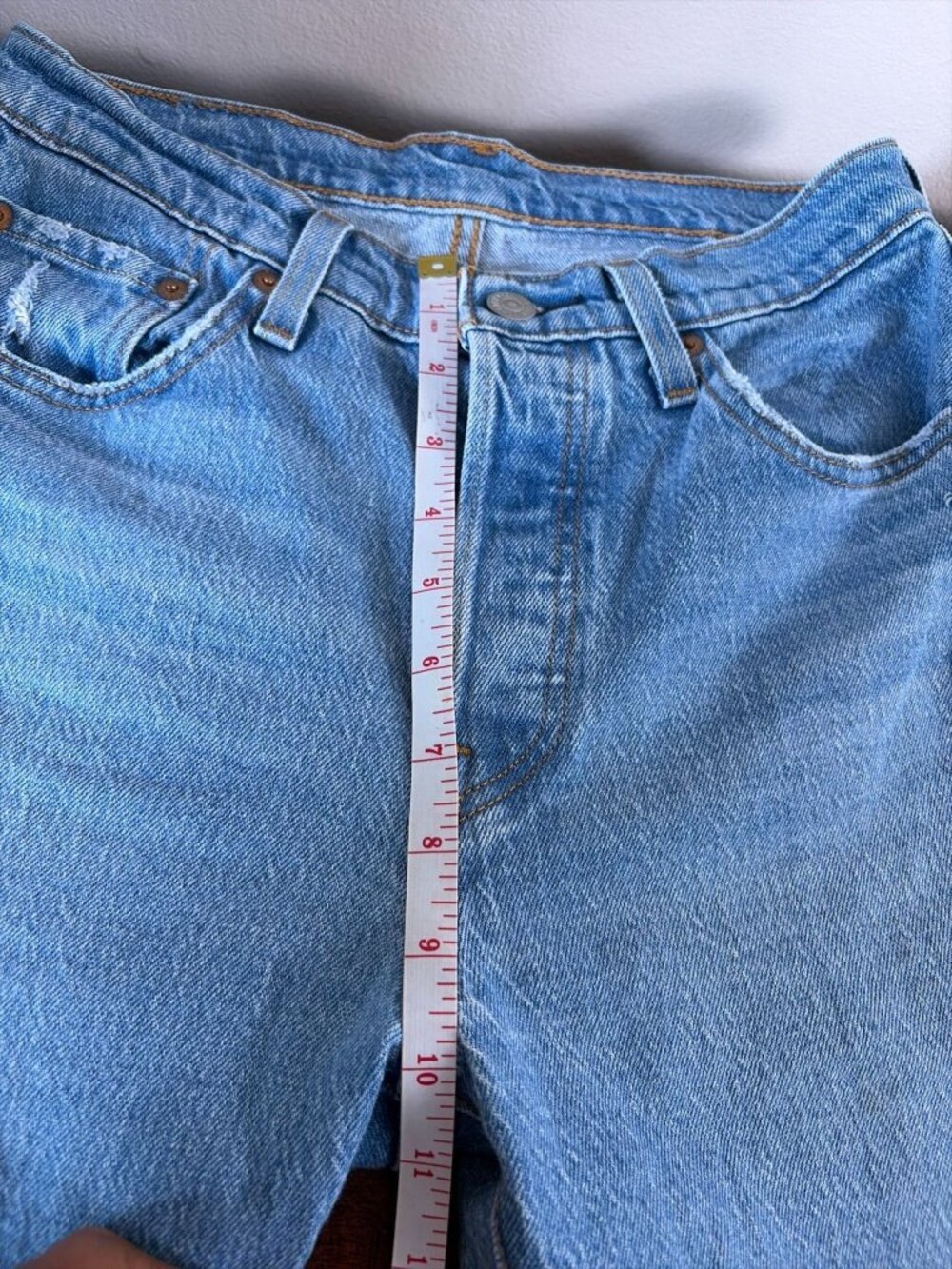 Levi's 501 Original Fit Stretch Jeans distressed medium-indigo wash SZ 25" X 30" - Picture 10 of 10